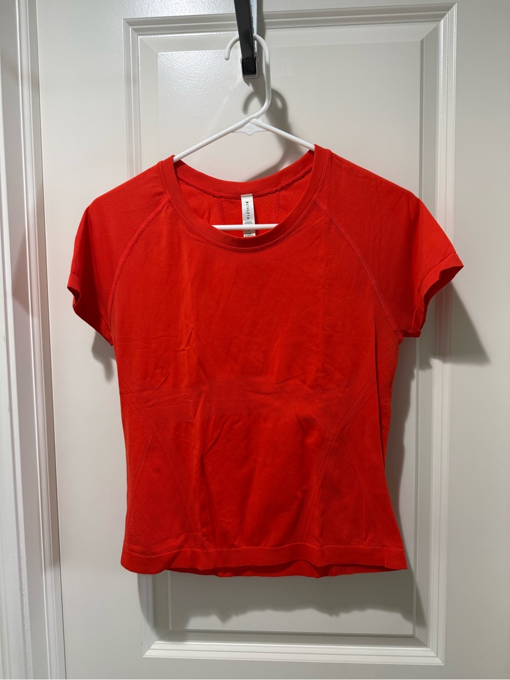 Athleta Women's vermillion Momentum Flex (crop) Performance Short-Sleeve Tee